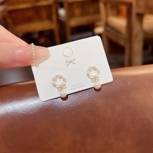 925 Silver Needle Unique Bow Pearl Daily Earrings Female Advanced Light Luxury earrings niche design sensor