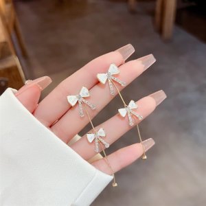 Korean version of Dongdamen Butterfly Suster Earrot Light luxury ear ring female 925 silver needle niche design advanced earrings