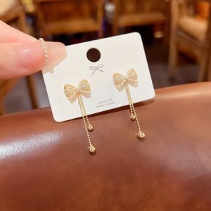 Sweet Bowli Suiter earrings Women's temperament Ladies Light luxury high -level sensory earrings fashion earrings