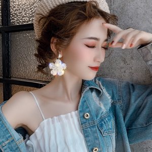 2025 New Tide Luxury Advanced Small Crystal Flower Earrings European and American Version Net Red Energy Big Earrings Female
