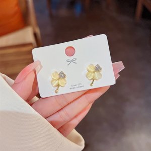 2025 new 925 silver needle Lucky four -petal cat eye stone earrings tide inlaid inlaid inlaid ear ring Korean fashion ear