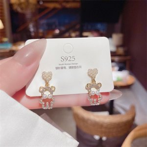 Korean version of Dongdamen temperament, love -hearted bear earrings S925 silver needle sweet small fresh kawaii pearl ear ring female