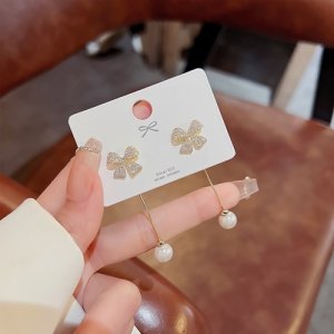 2025 Bowlon Flowing Su earrings Fashion temperament Pearl earrings Korean new tide design sensory earrings